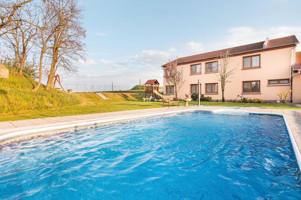 Resort Kovacs Novosedly  ภายนอก รูปภาพ