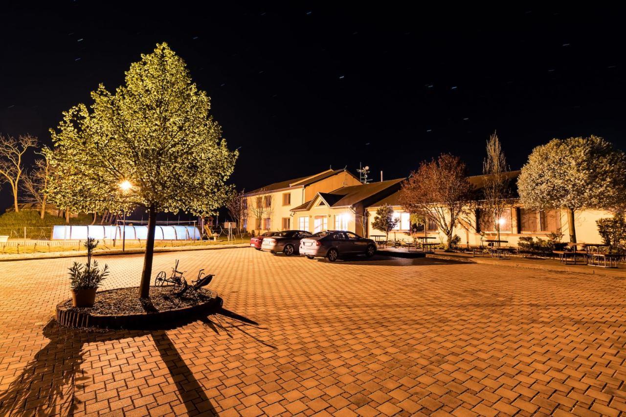 Resort Kovacs Novosedly  ภายนอก รูปภาพ