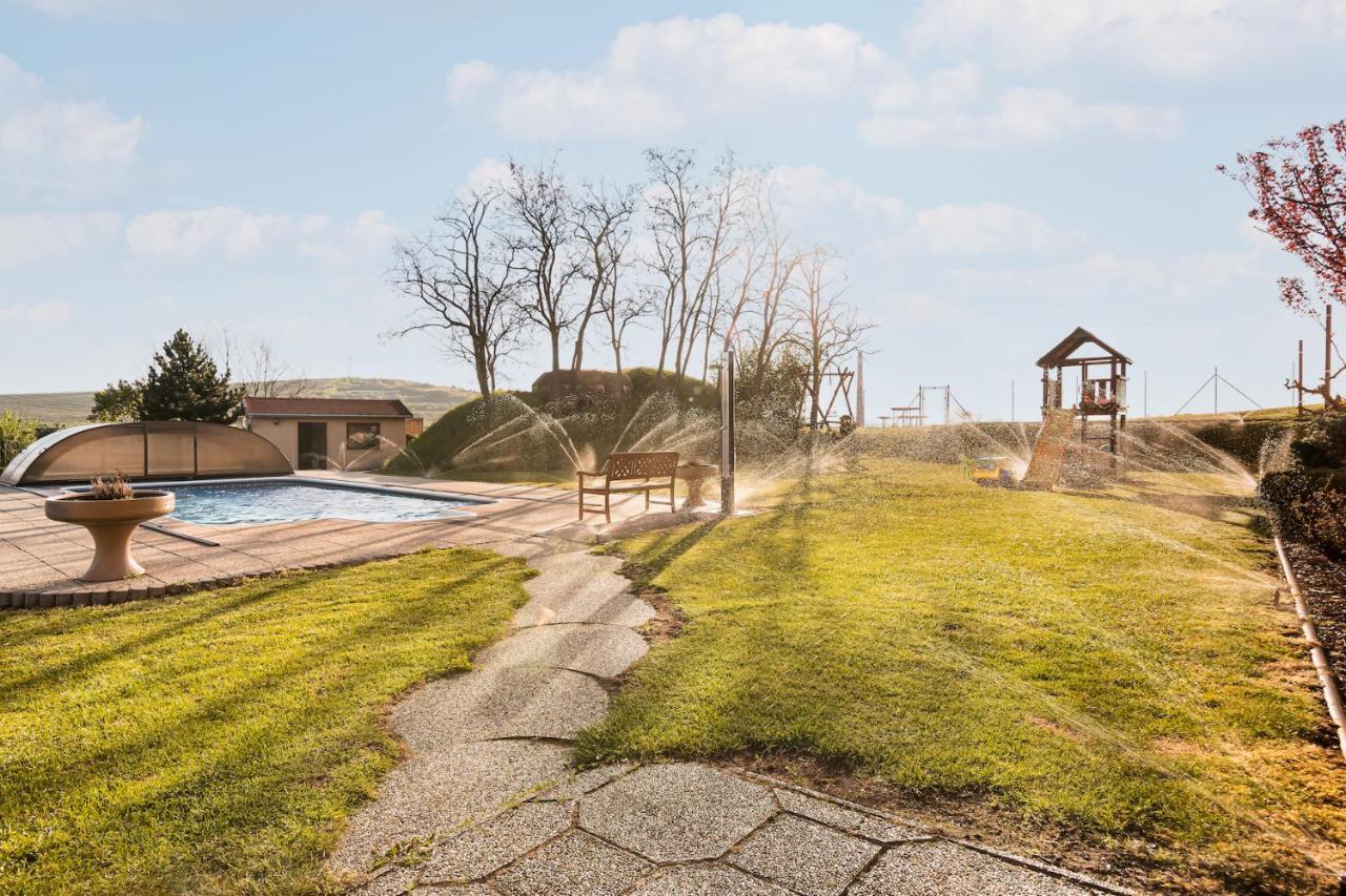 Resort Kovacs Novosedly  ภายนอก รูปภาพ