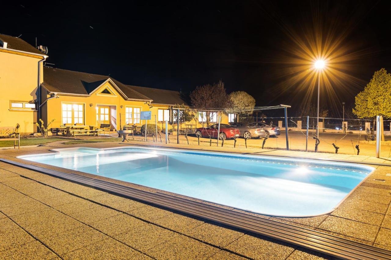 Resort Kovacs Novosedly  ภายนอก รูปภาพ