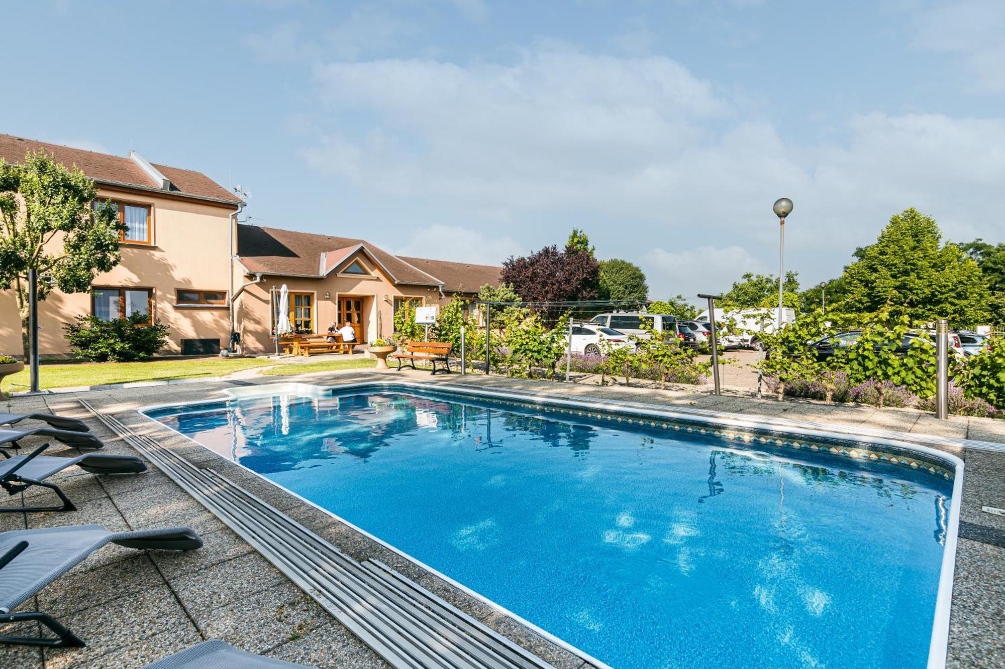 Resort Kovacs Novosedly  ภายนอก รูปภาพ